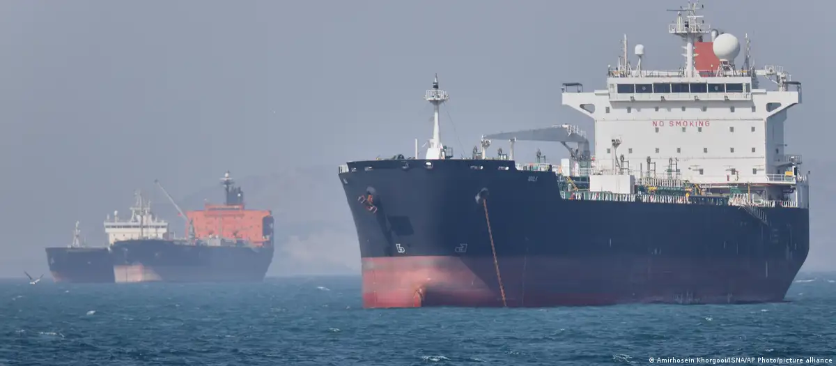 Desde el inicio de la guerra con Irán, el 28 de febrero de 2026, cientos e incluso miles de buques petroleros permanecen bloqueados en el Golfo Pérsico.